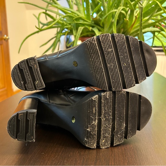 Vivorosa Imogen Lug Sole Platform Lace Up Boot | Size 6 - Picture 12 of 13